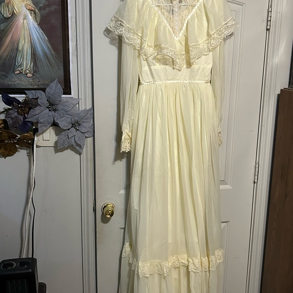 Vintage Cream Lace Dress - Picture 5 of 14